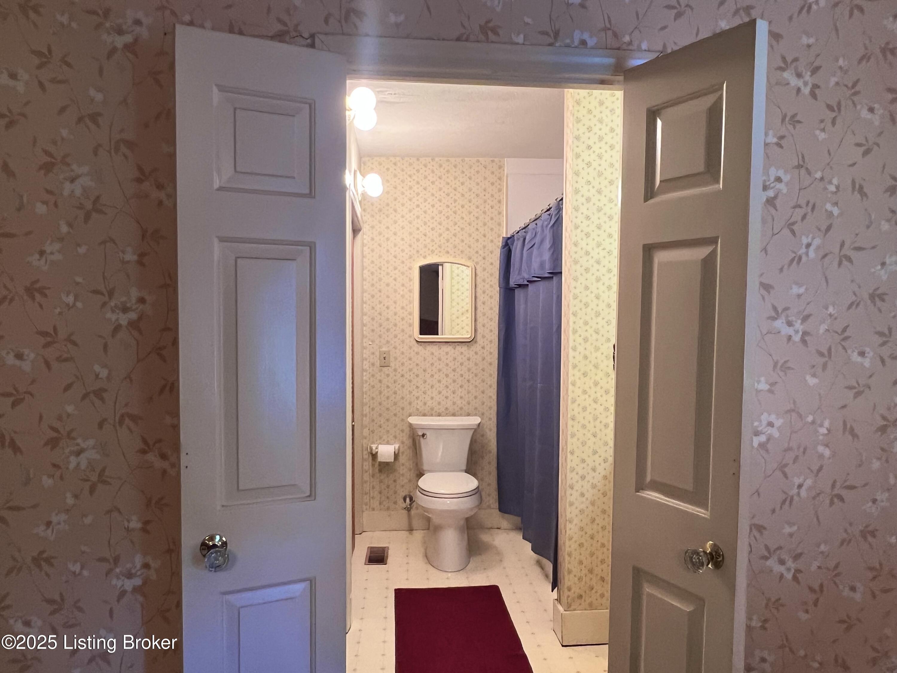 9101 Fairmount Road Louisville, KY 40291 - Photo 20 of 53 Primary Bathroom