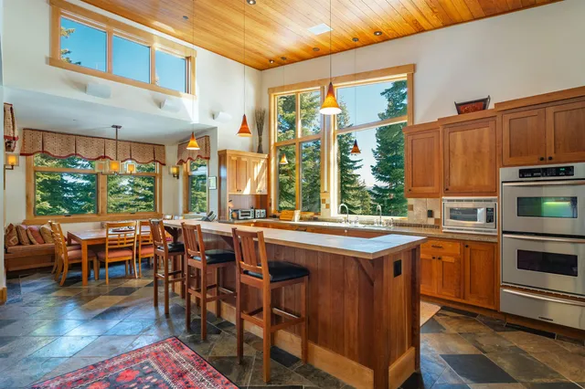 $5,900,000 | 2526 North Summit Place, Truckee, CA 96161