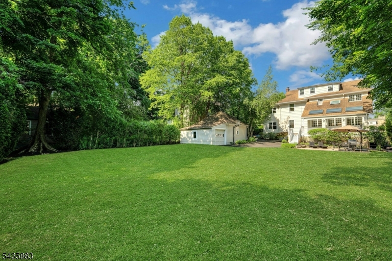 89 Beechwood Road Summit, NJ 07901 - Photo 36 of 45