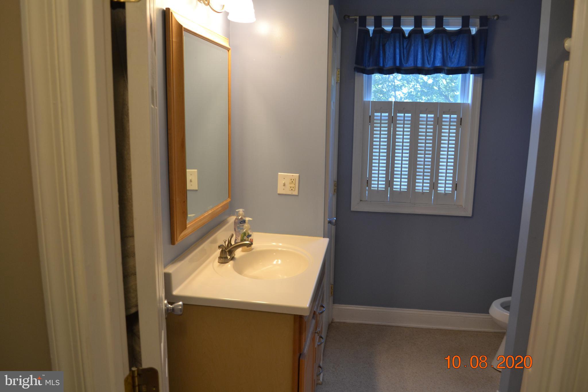 2215 Old Washington Road Westminster, MD 21157 - Photo 31 of 52 2nd Floor Bath