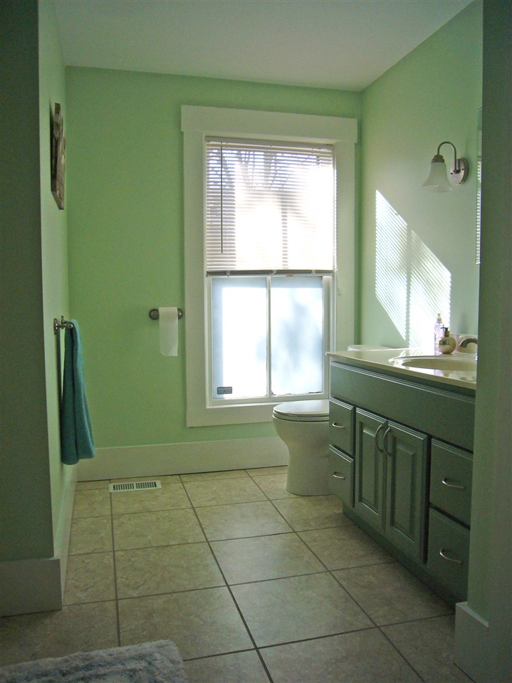 192 Western Avenue Brattleboro, VT 05301 - Photo 12 of 24