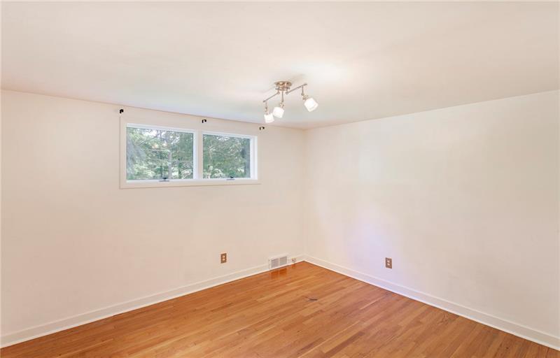 217 Oak Road Pittsburgh, PA 15239 - Photo 13 of 25 Bedroom 1