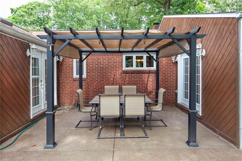 217 Oak Road Pittsburgh, PA 15239 - Photo 24 of 25