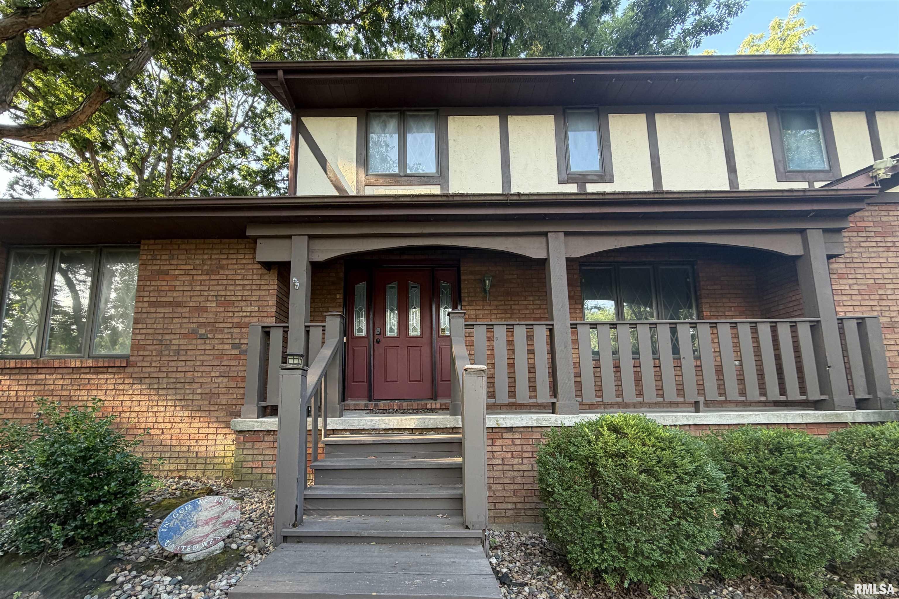 3912 West Bluffs Road Springfield, IL 62711 - Photo 2 of 44 Gallery Image 2