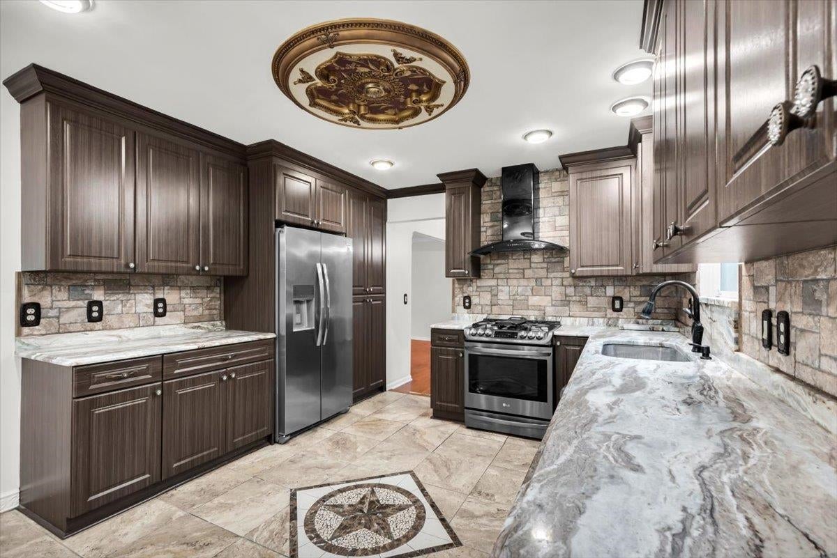 7295 West Maple Road West Bloomfield, MI 48322 - Photo 17 of 40 Gallery Image 17