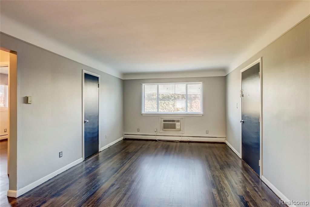 629 West Maple Road, Unit 2 Clawson, MI 48017 - Photo 5 of 15