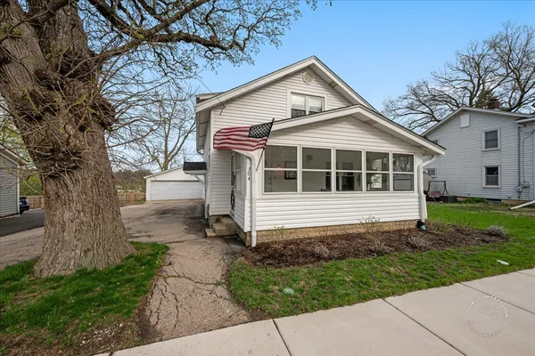 $410,000 | 304 South Water Street, Batavia, IL 60510