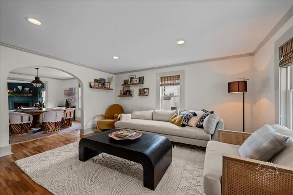 $410,000 | 304 South Water Street, Batavia, IL 60510
