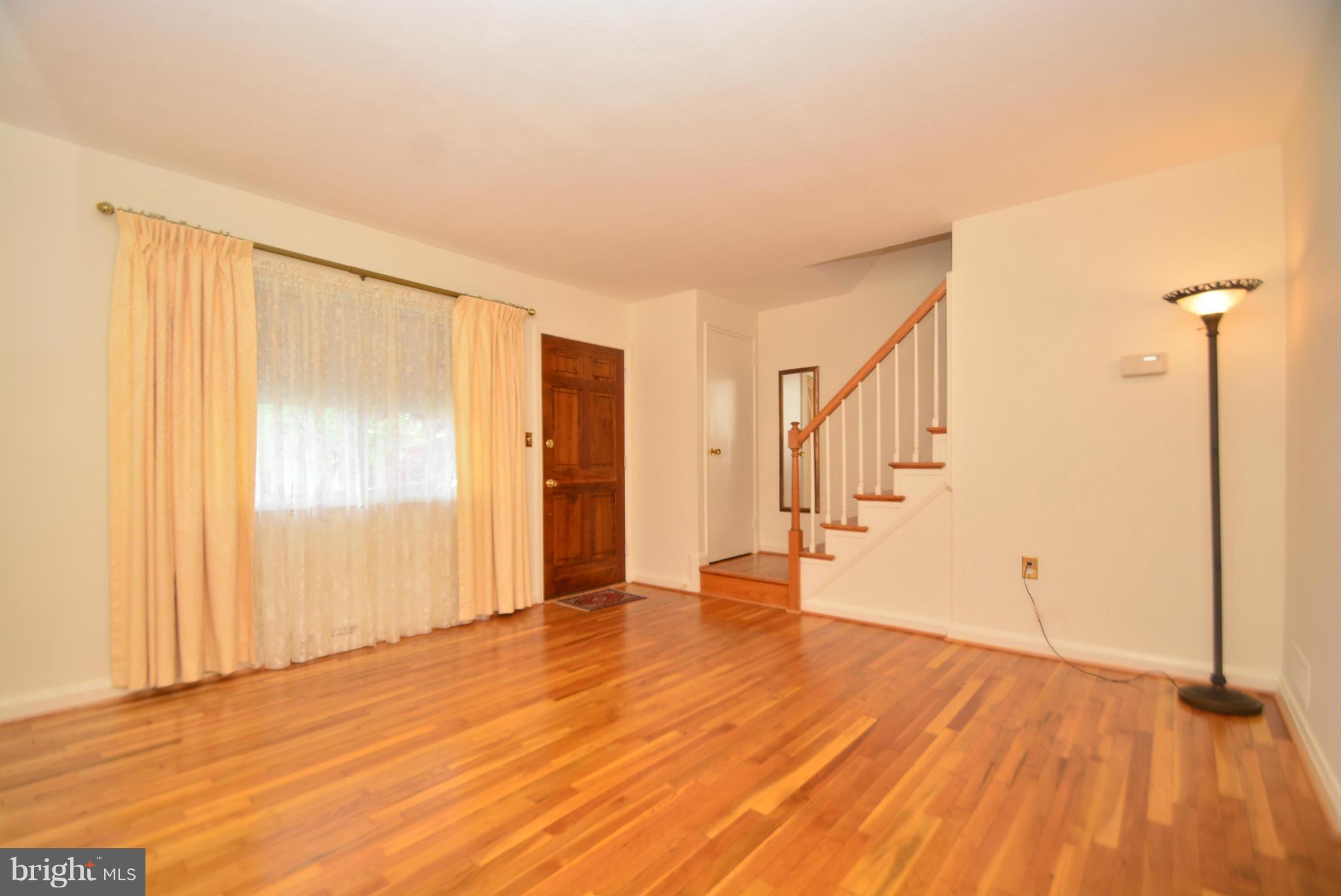 2757 Kirkleigh Road Baltimore, MD 21222 - Photo 3 of 30 Living Room