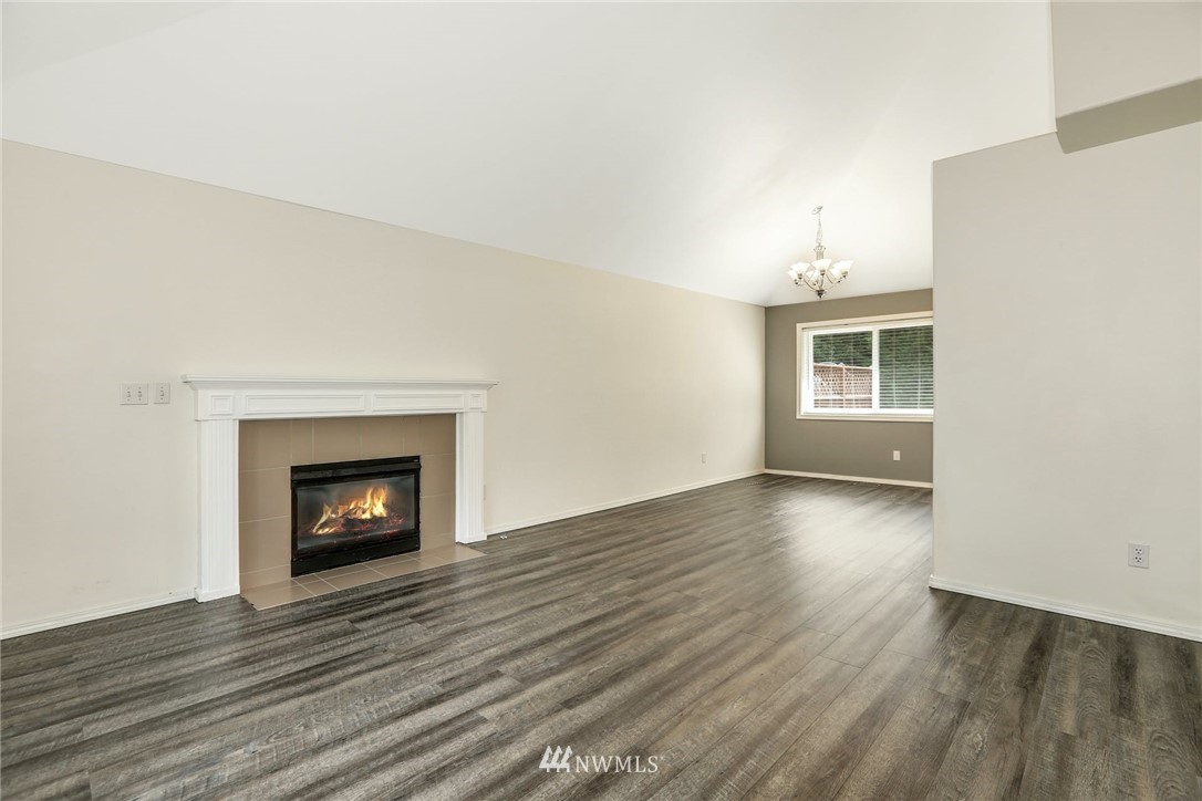 19603 9th Drive Southeast Bothell, WA 98012 - Photo 5 of 29 Gallery Image 5