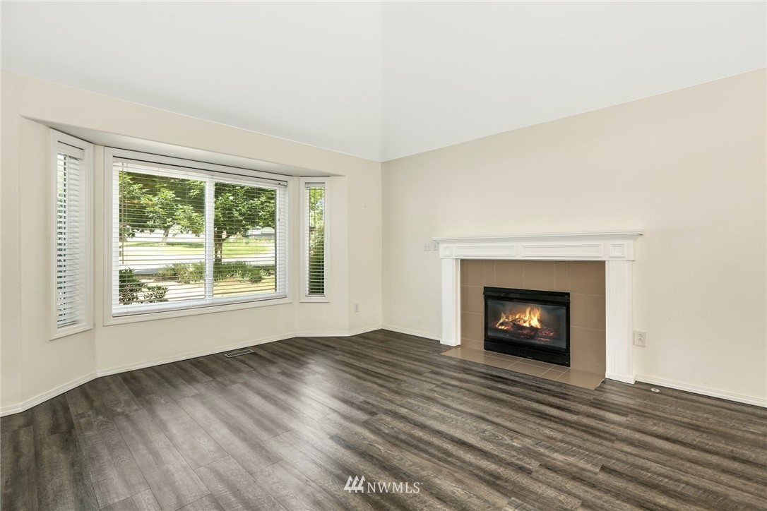 19603 9th Drive Southeast Bothell, WA 98012 - Photo 7 of 29 Gallery Image 7