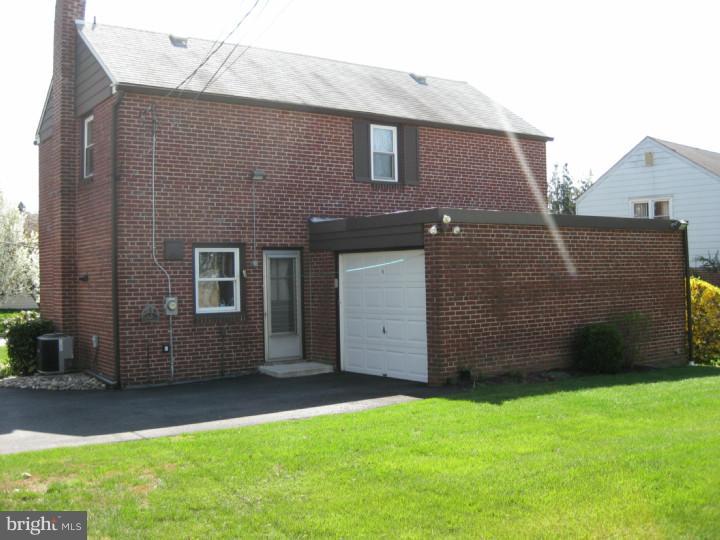 406 Devon Road Havertown, PA 19083 - Photo 12 of 15