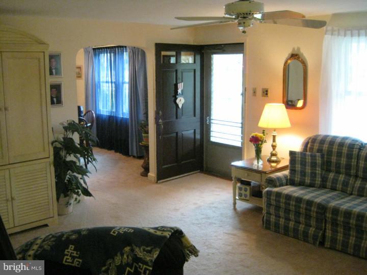 406 Devon Road Havertown, PA 19083 - Photo 4 of 15