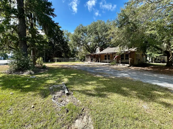 $190,000 | 1420 Highway 52, Moncks Corner, SC 29461