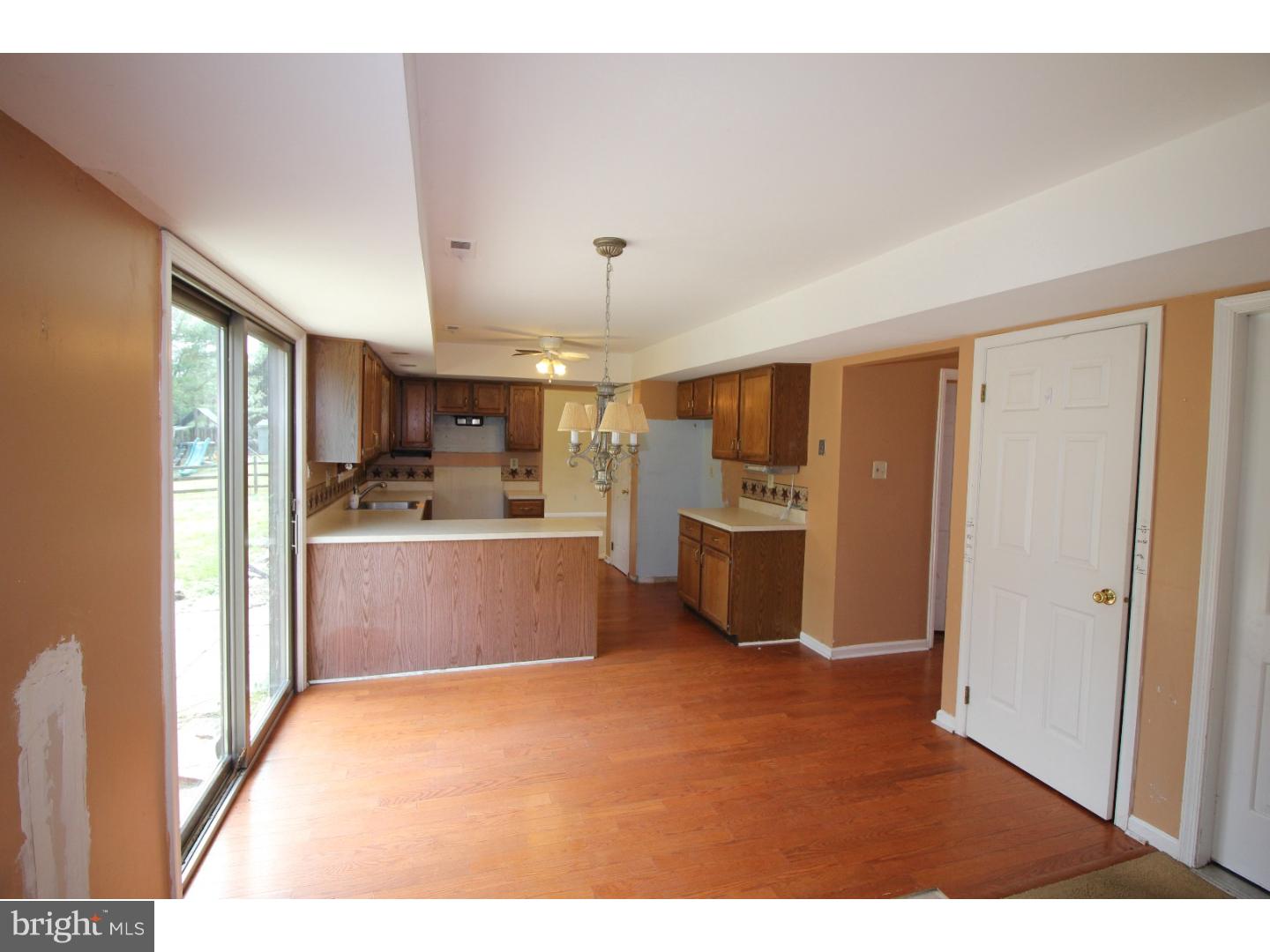 1141 Valley Road Warminster, PA 18974 - Photo 7 of 19 Gallery Image 7