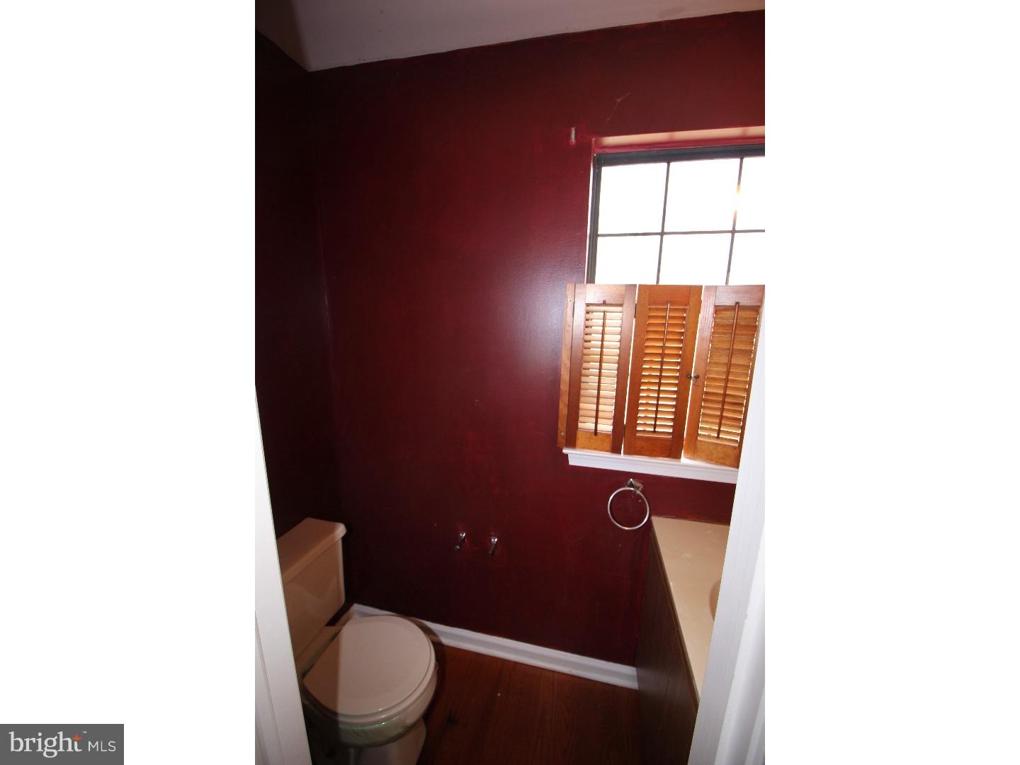 1141 Valley Road Warminster, PA 18974 - Photo 9 of 19 Gallery Image 9
