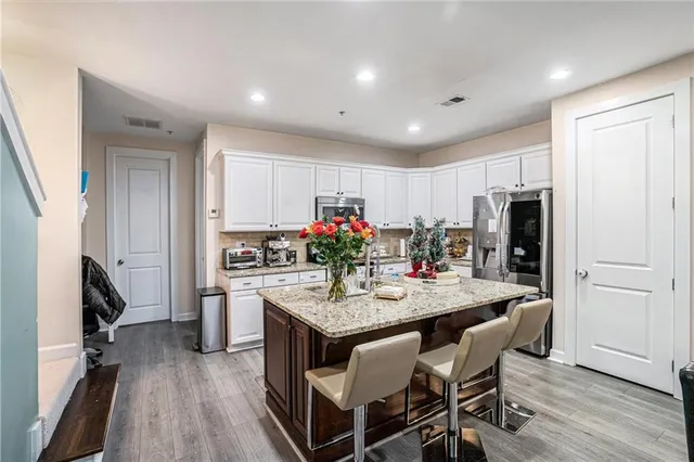 $399,999 | 6084 Holly Park Lane Southeast, Mableton, GA 30126