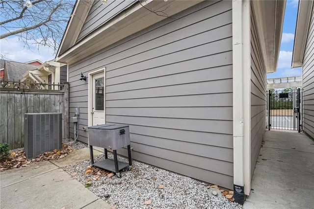 $399,999 | 6084 Holly Park Lane Southeast, Mableton, GA 30126