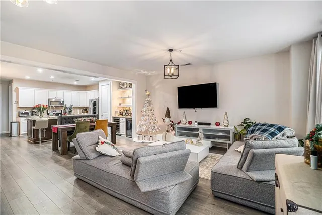 $399,999 | 6084 Holly Park Lane Southeast, Mableton, GA 30126