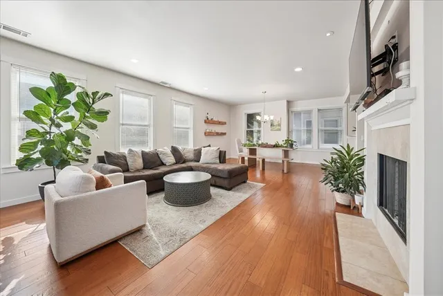 $4,700 | 2608 Thomas Avenue, Unit 8, Dallas, TX 75204