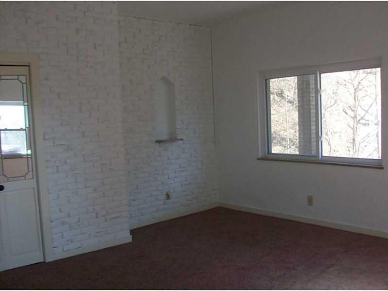 17 Ravine Street Pittsburgh, PA 15215 - Photo 3 of 22 Living Room. Fresh Paint and New Carpet