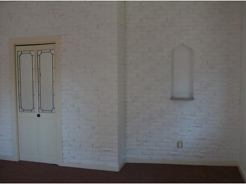 17 Ravine Street Pittsburgh, PA 15215 - Photo 4 of 22 Living Room.