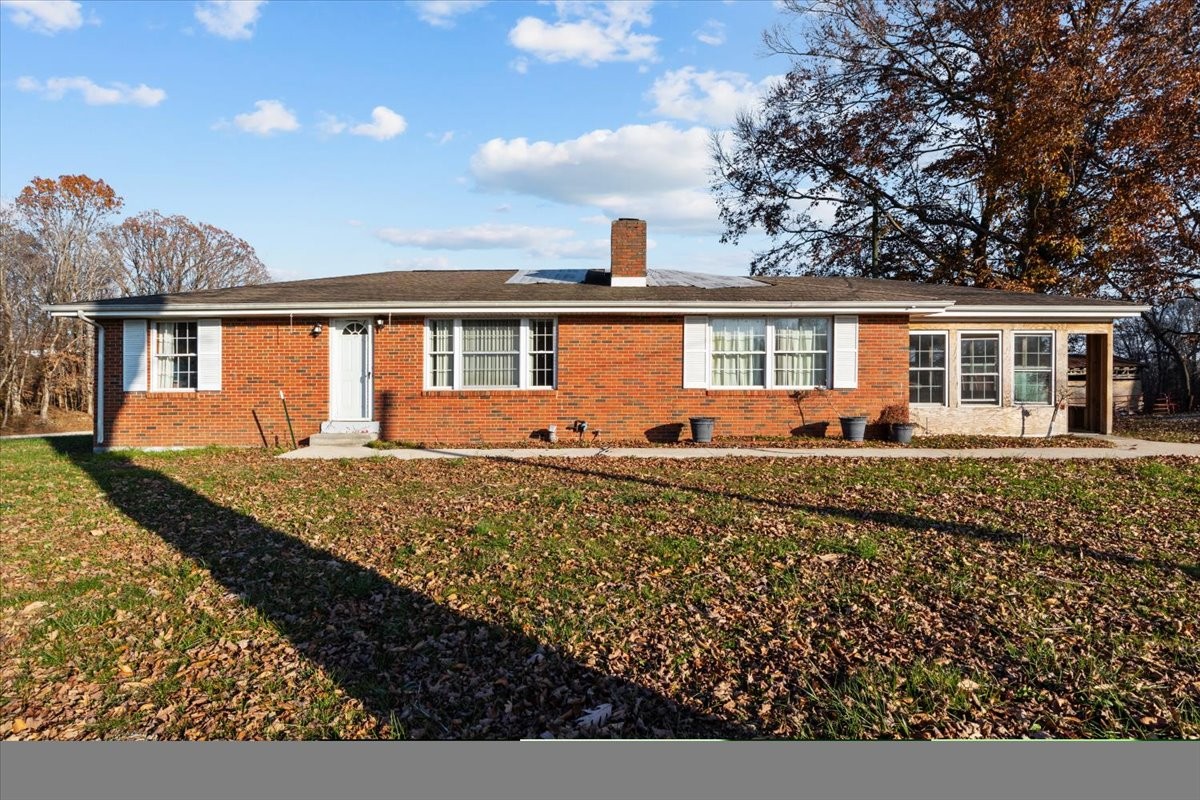 1435 Hunley Branch Road Charlotte, TN 37036 - Photo 4 of 50 Gallery Image 4