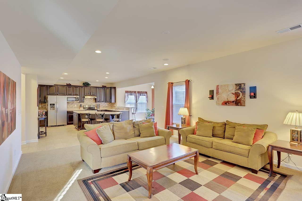 4 Neves Drive Greenville, SC 29607 - Photo 12 of 36 Gallery Image 12