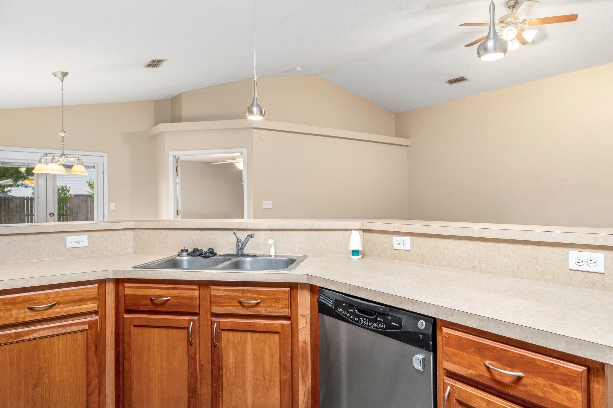 273 Limestone Circle Crestview, FL 32539 - Photo 15 of 36