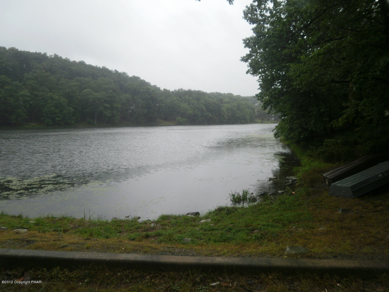 3142 Kirkham Road Bushkill, PA 18324 - Photo 28 of 31 Community Lake 2