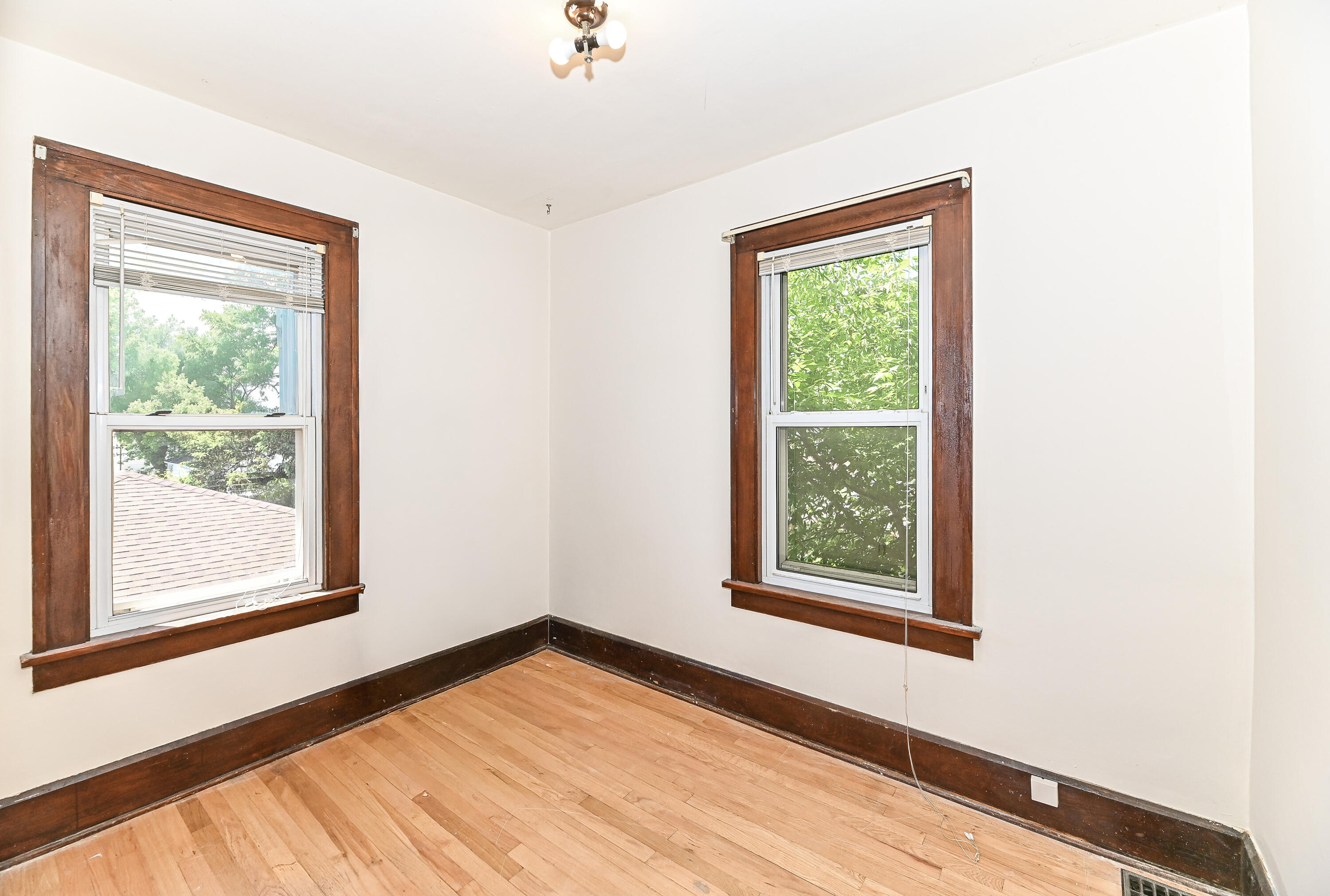 3340 10th Avenue Racine, WI 53402 - Photo 18 of 38 20