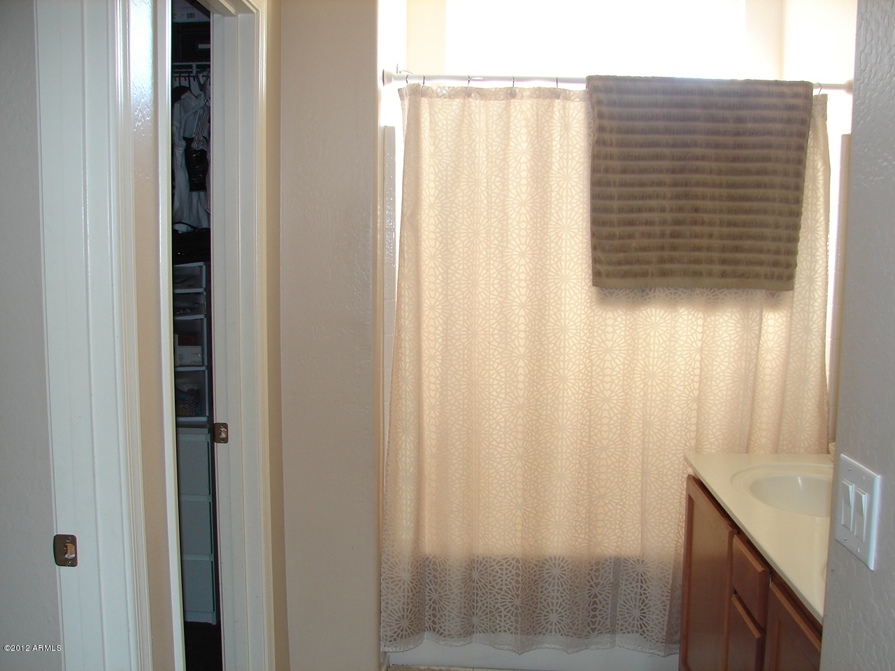 3826 West Shumway Farm Road Phoenix, AZ 85041 - Photo 8 of 27 bathroom1