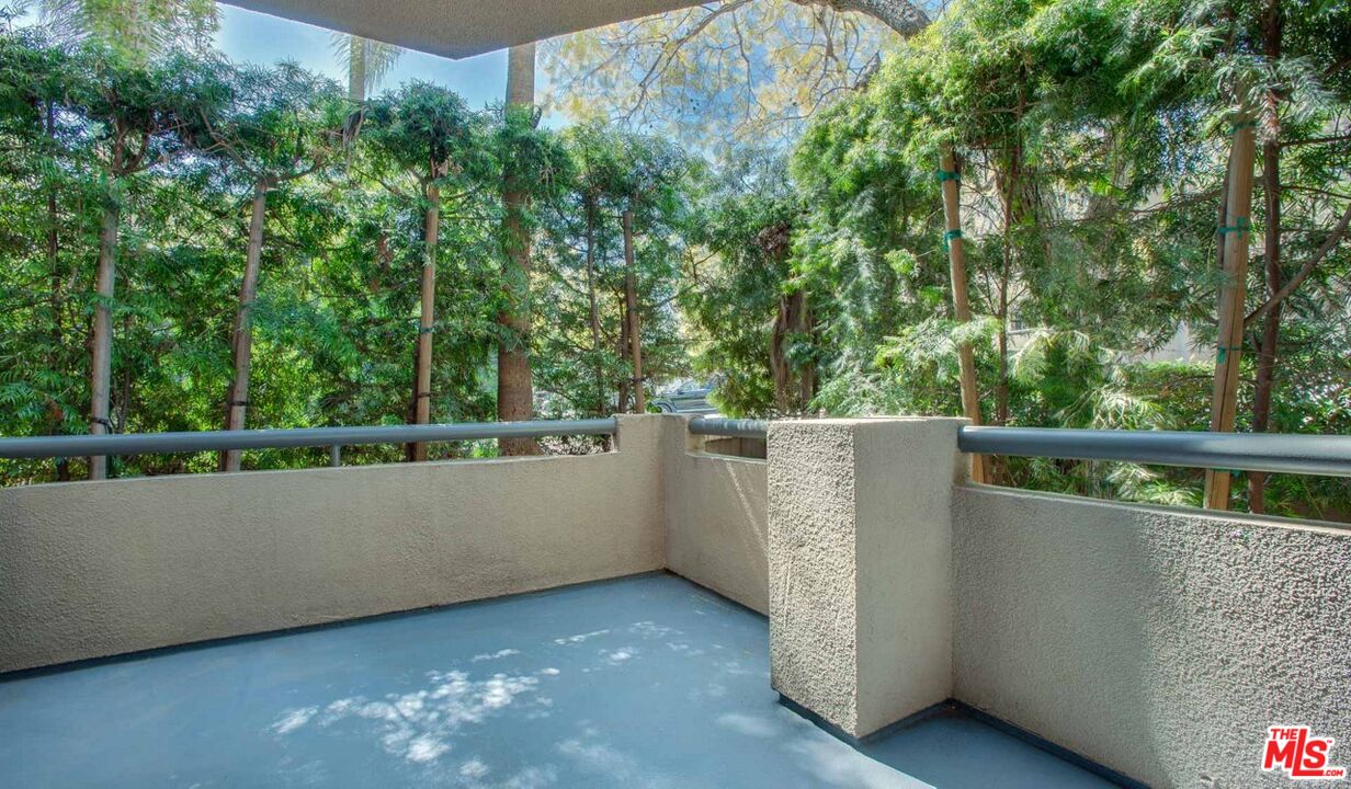 1401 Ambassador Street, Unit 111 Los Angeles, CA 90035 - Photo 8 of 15