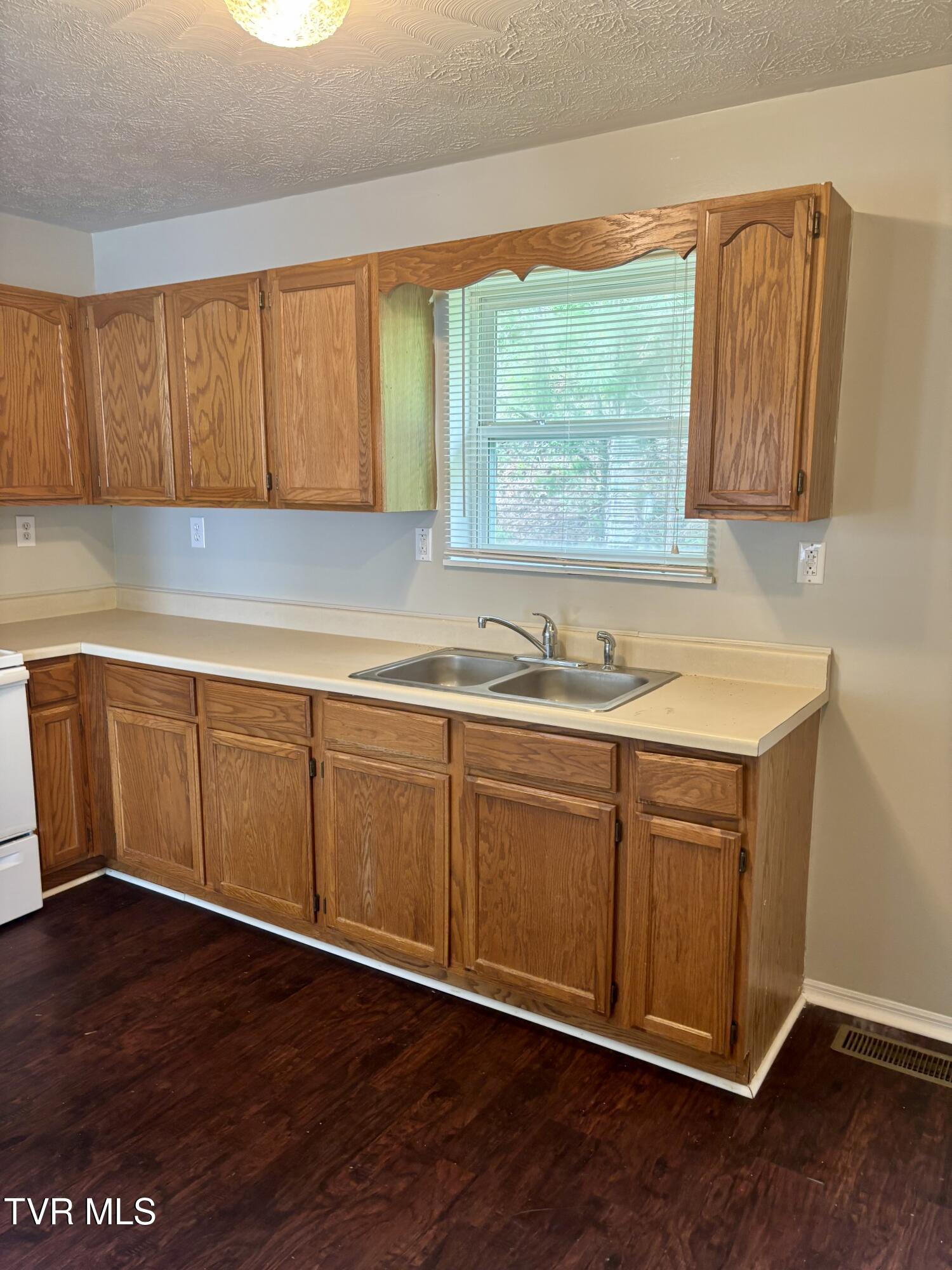 126 Jack Rival Way Dungannon, VA 24245 - Photo 7 of 24 7