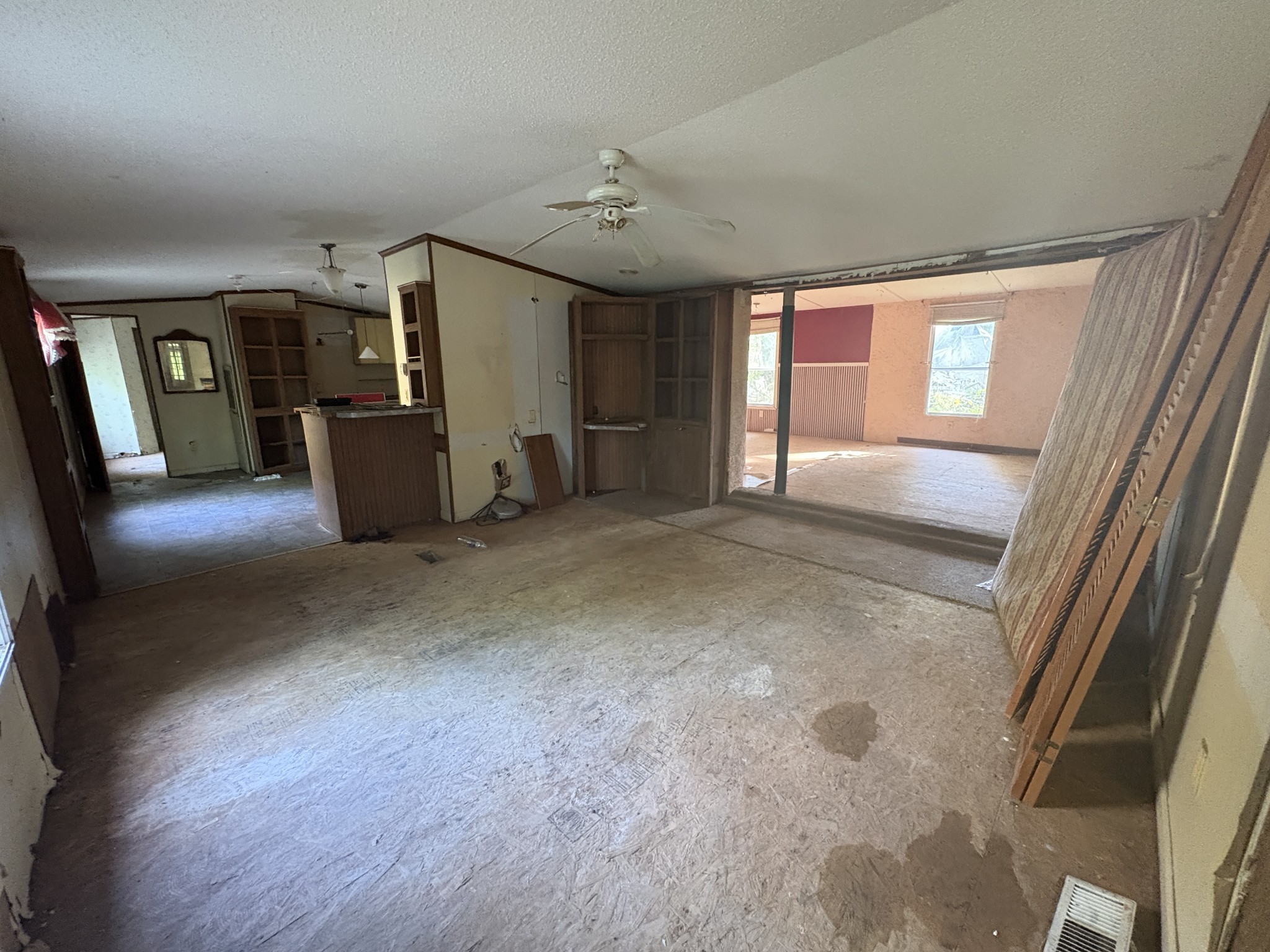 215 Frederick Loop Linden, TN 37096 - Photo 5 of 10