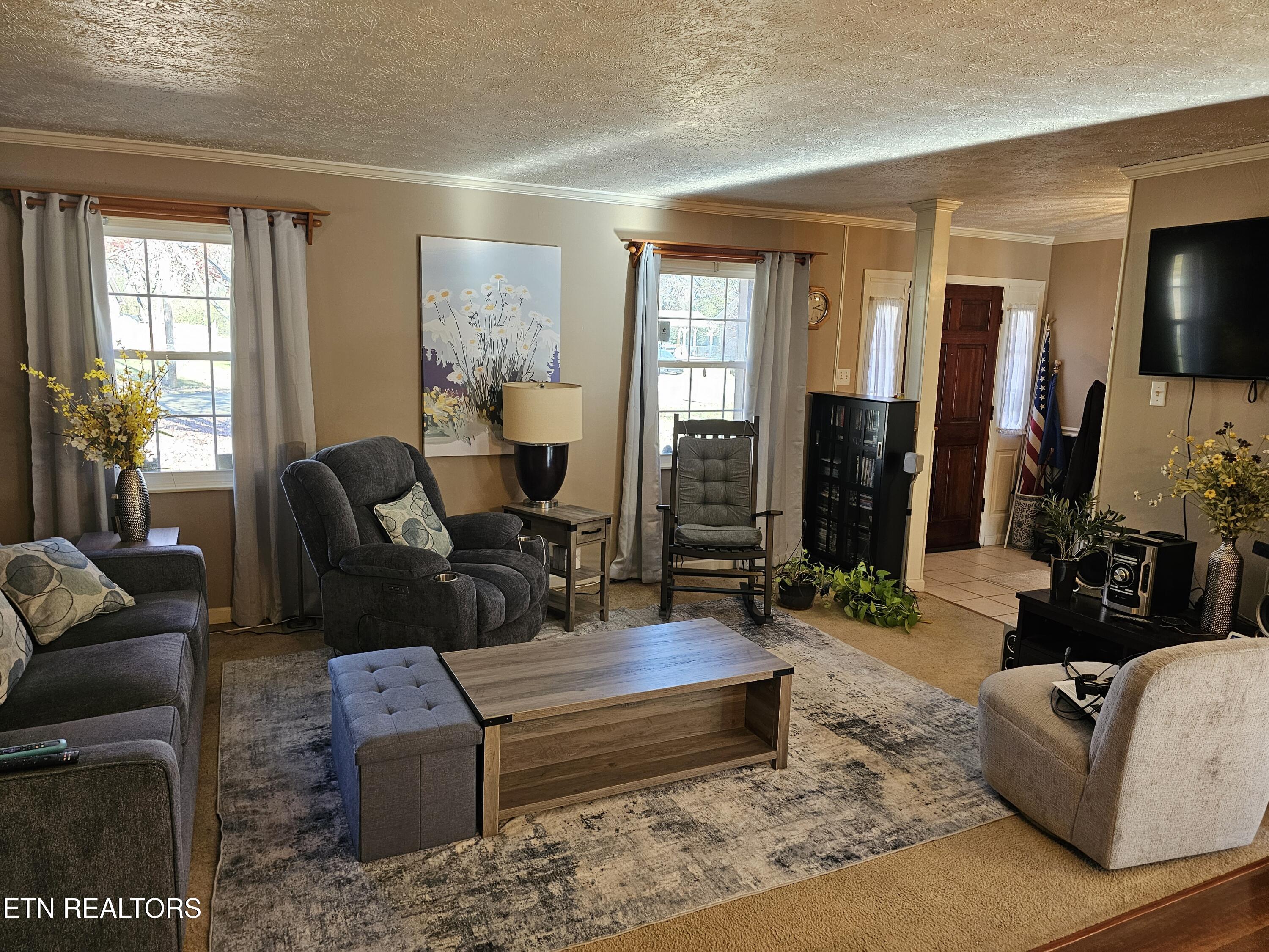 7244 Evanel Way Powell, TN 37849 - Photo 4 of 25 Living Room - 7244 Evanel Way