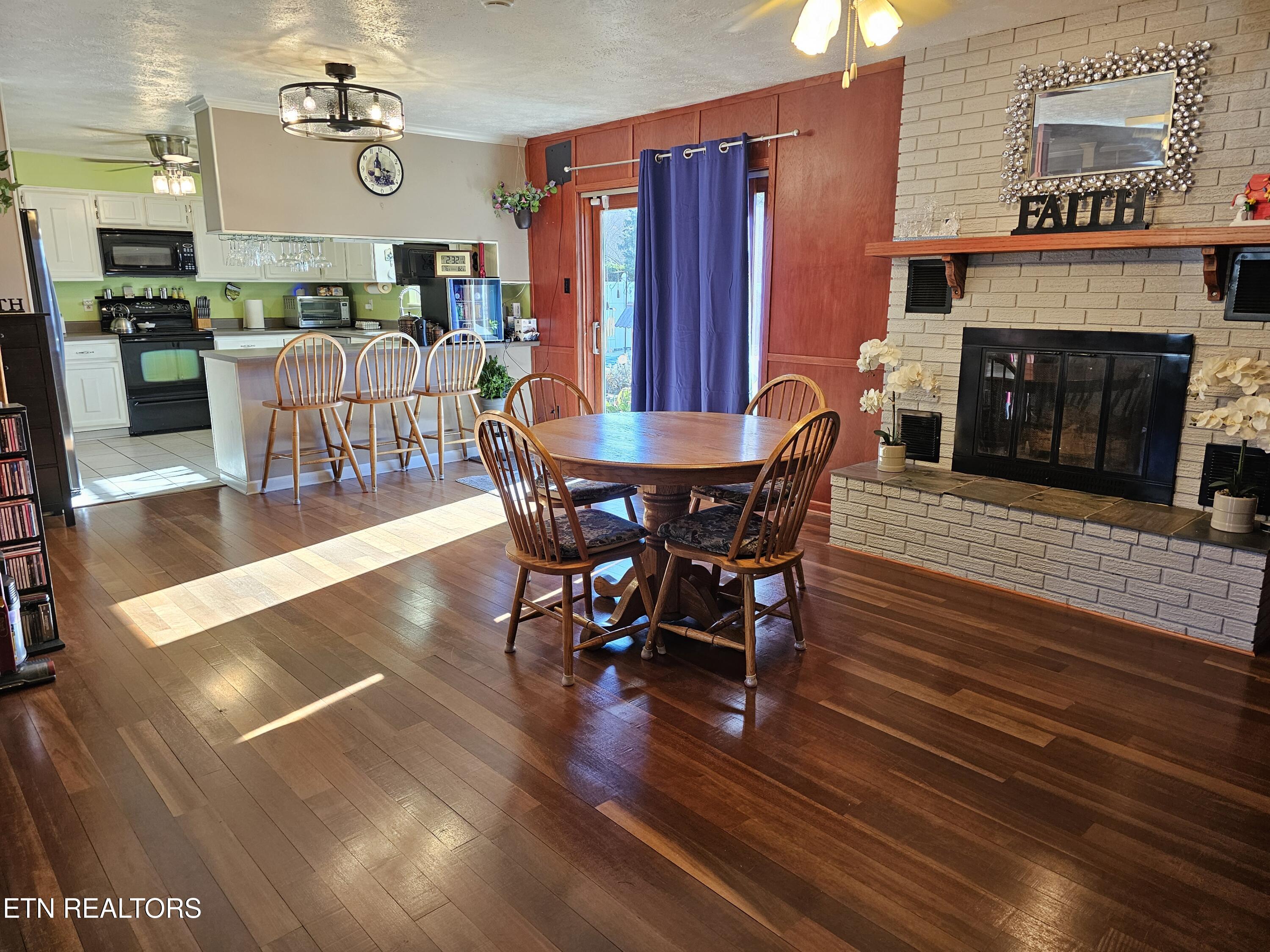 7244 Evanel Way Powell, TN 37849 - Photo 6 of 25 Family Room A - 7244 Evanel Way