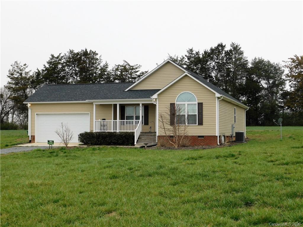874 Austin Road New London, NC 28127 - Photo 4 of 36 Gallery Image 4