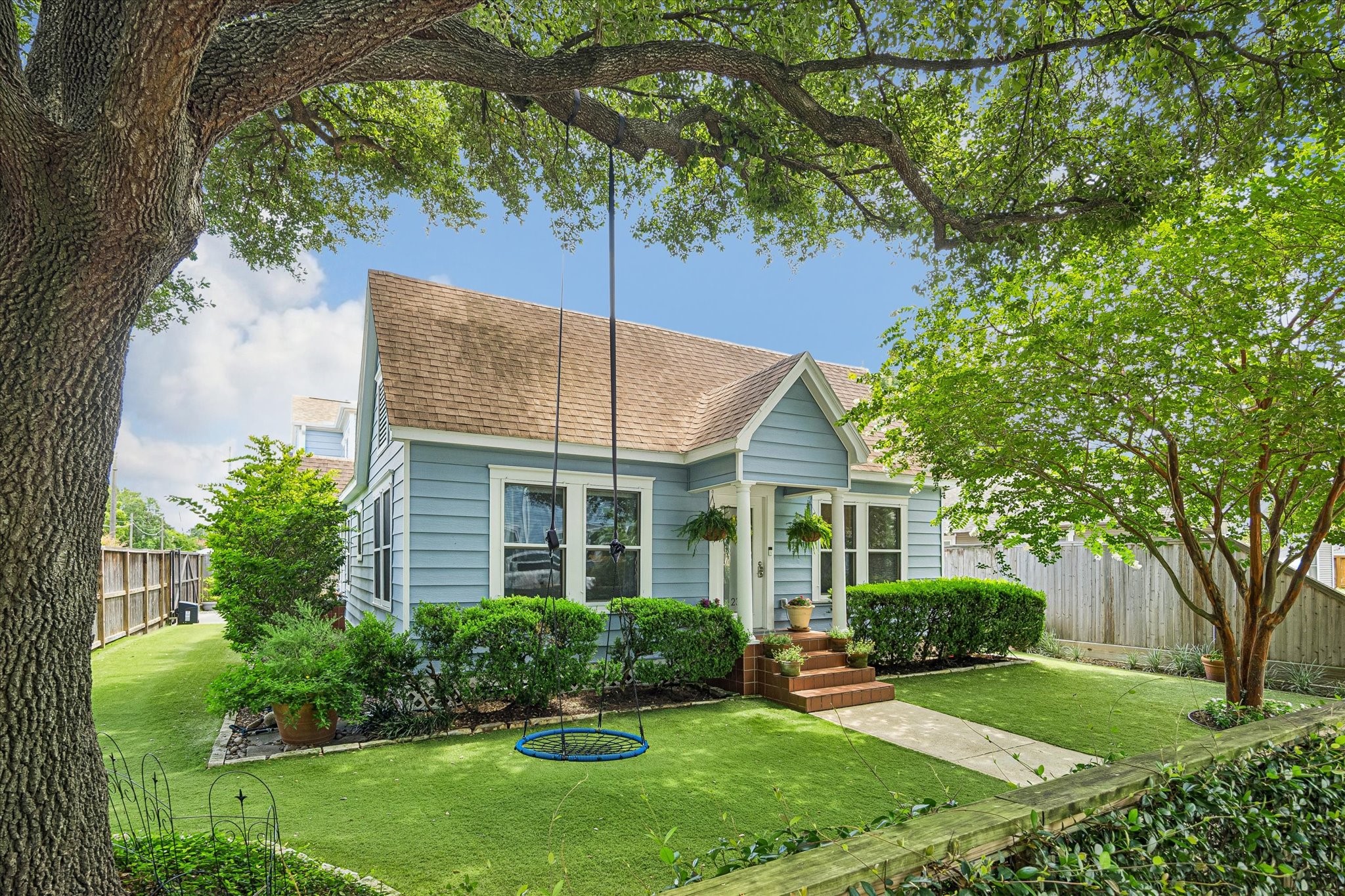 230 East 25th Street Houston, TX 77008 - Photo 2 of 50