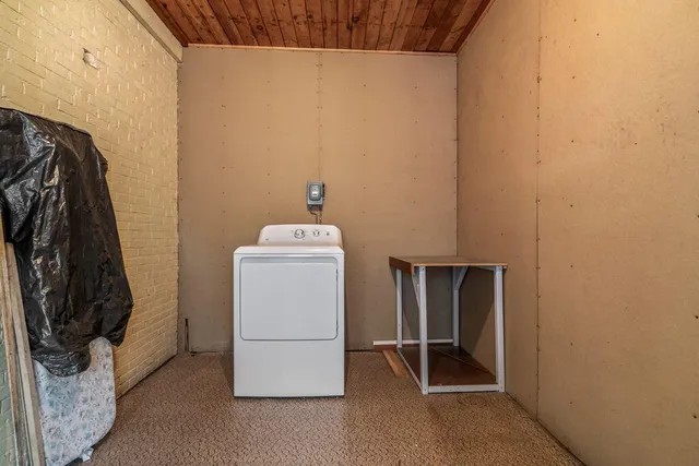 $330,000 | 9 Willow Street, Auburn, ME 04210