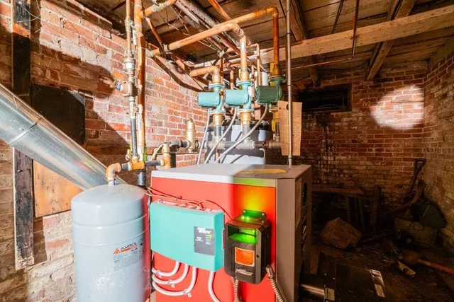 $330,000 | 9 Willow Street, Auburn, ME 04210