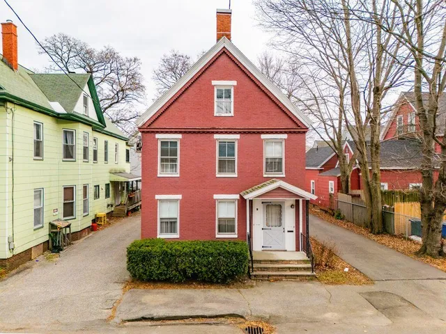 $330,000 | 9 Willow Street, Auburn, ME 04210