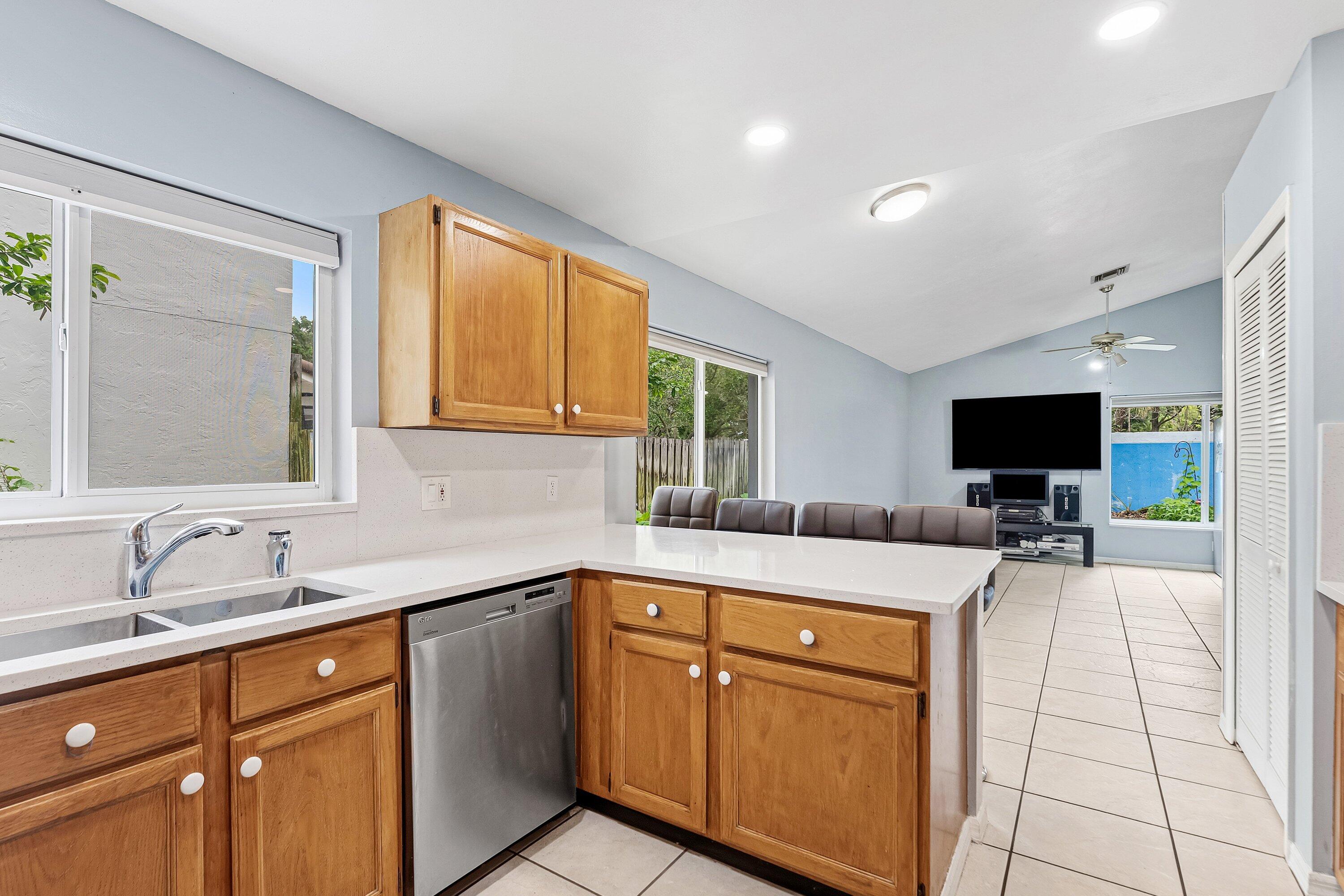143 St Michaels Court Jupiter, FL 33458 - Photo 11 of 27 Kitchen