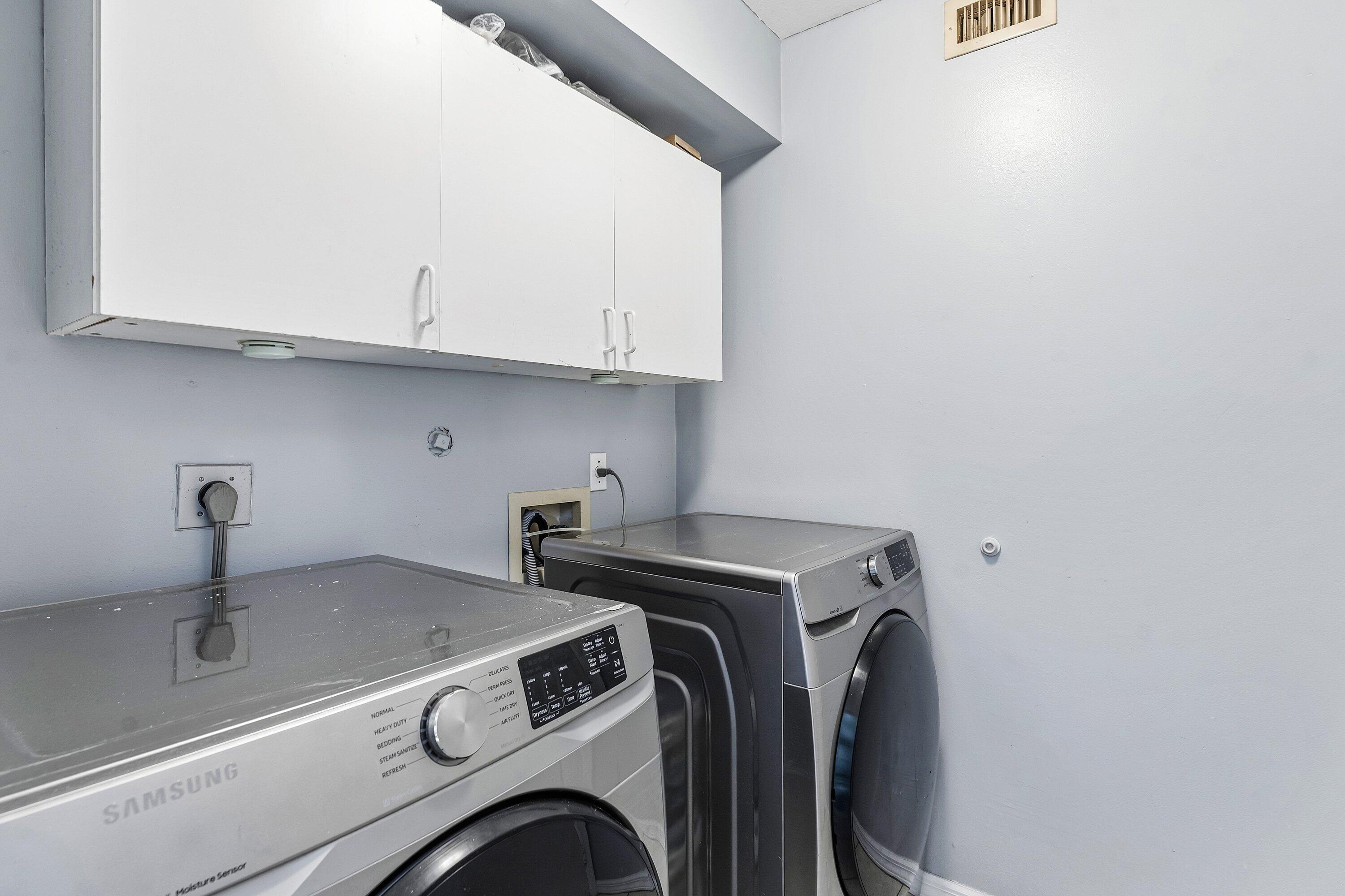 143 St Michaels Court Jupiter, FL 33458 - Photo 17 of 27 Laundry Room