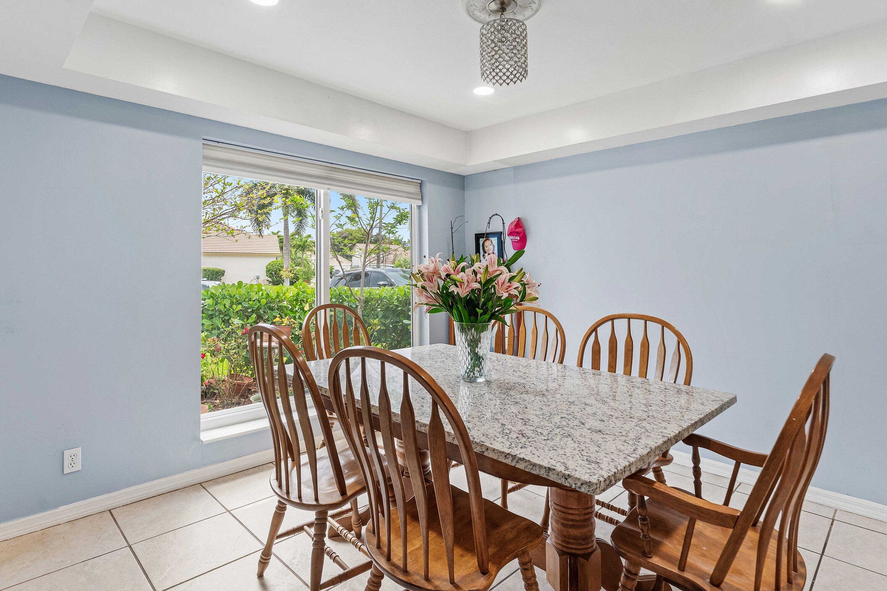 143 St Michaels Court Jupiter, FL 33458 - Photo 8 of 27 Dining Area