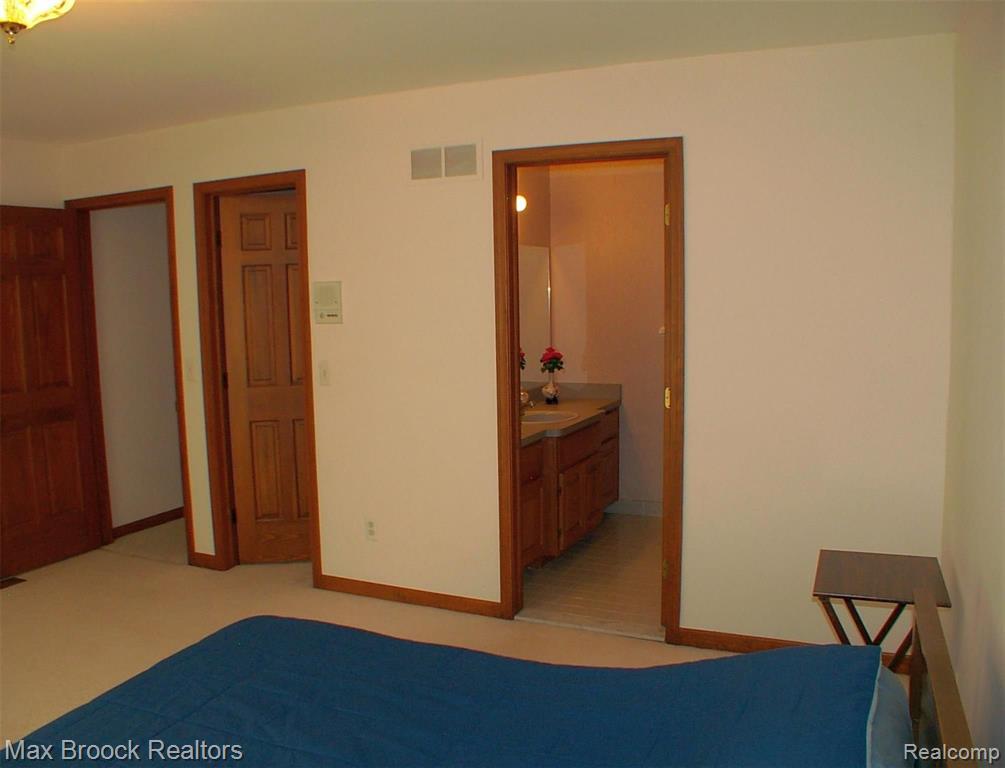 2817 Eagle Drive Rochester Hills, MI 48309 - Photo 29 of 31