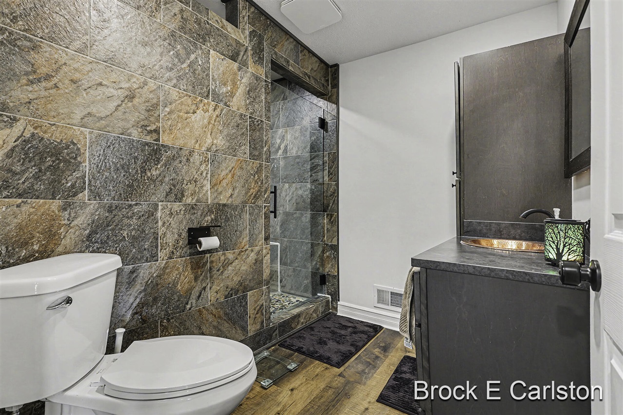 3233 Becker Road Muskegon, MI 49445 - Photo 16 of 55