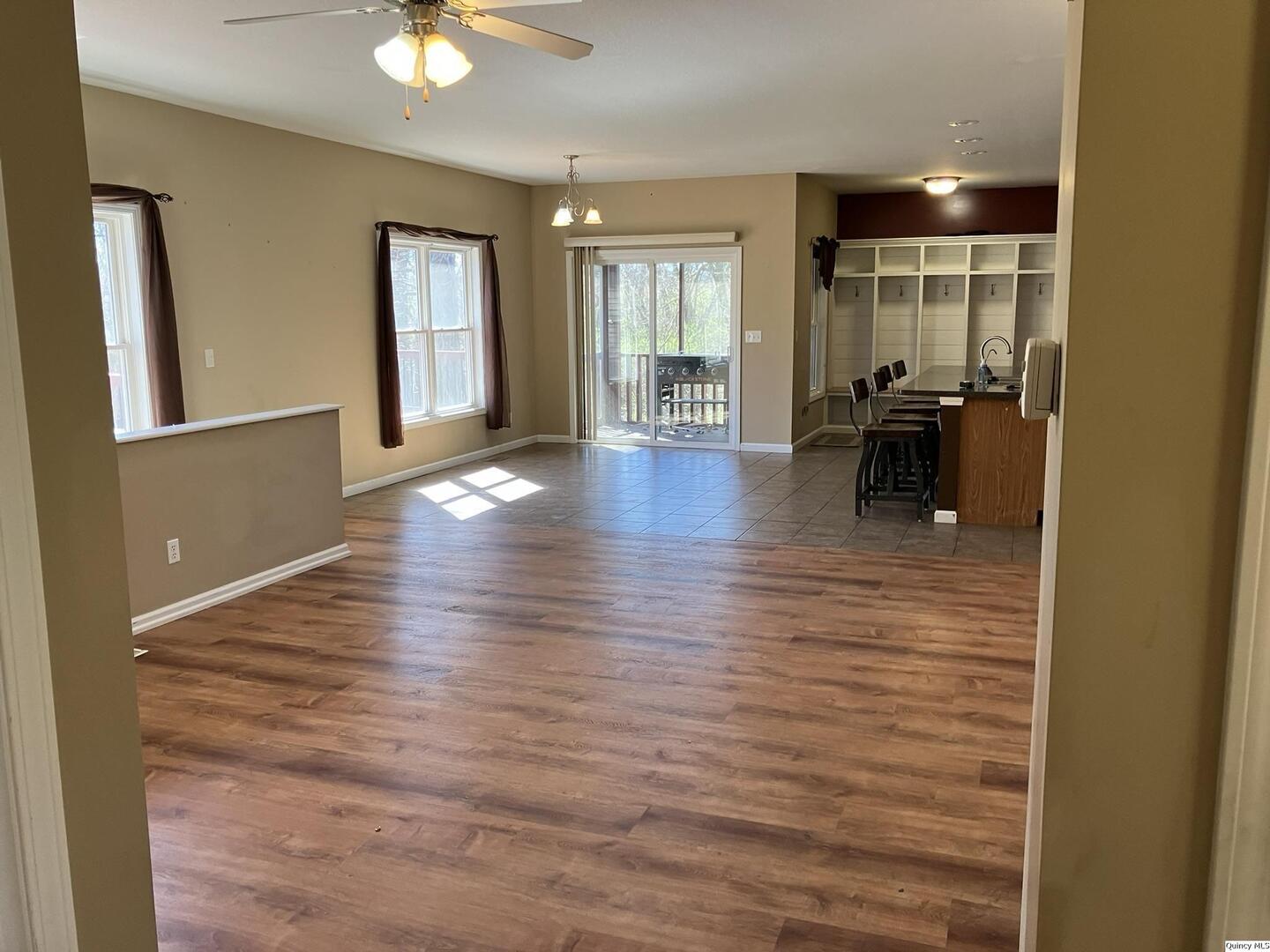 805 Brookfield Road Quincy, IL 62305 - Photo 5 of 27