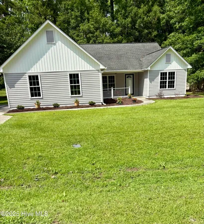 $327,500 | 106 Waterside Drive, Bath, NC 27808