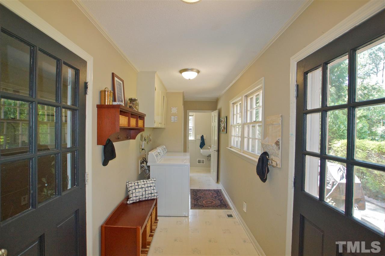 8012 Hollander Place Raleigh, NC 27606 - Photo 12 of 25 Gallery Image 12